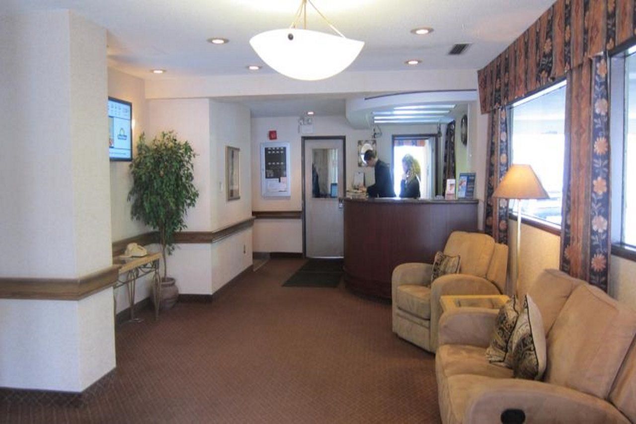 Days Inn By Wyndham Ottawa Exterior photo